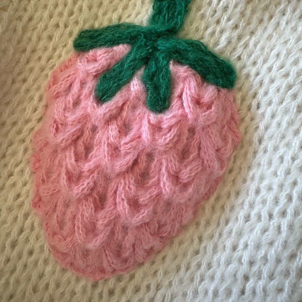 LUNA IVY cream cardigan with ADORABLE pink strawberry design! 🍓🍓soft & sweet! - Picture 4 of 12